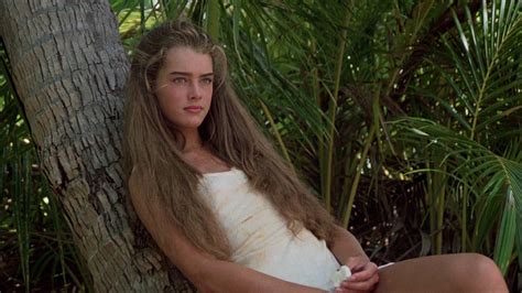 blue lagoon topless|Brooke Shields, Christopher Atkins on Blue Lagoon nudity。